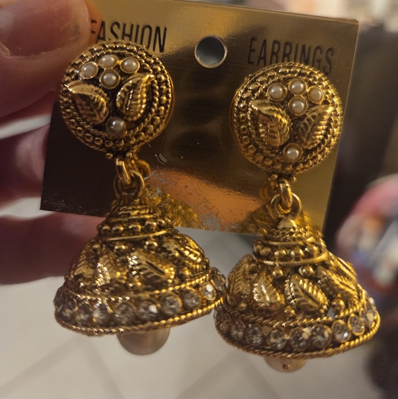 Elegant Gold Plated Jhumka Earrings - Picture 2 of 3